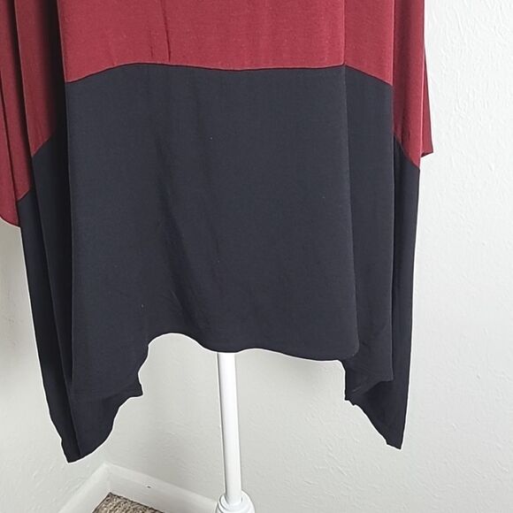 Cut the Frills Maroon & Black Two-Tone Poncho Top, OS - Picture 5 of 9